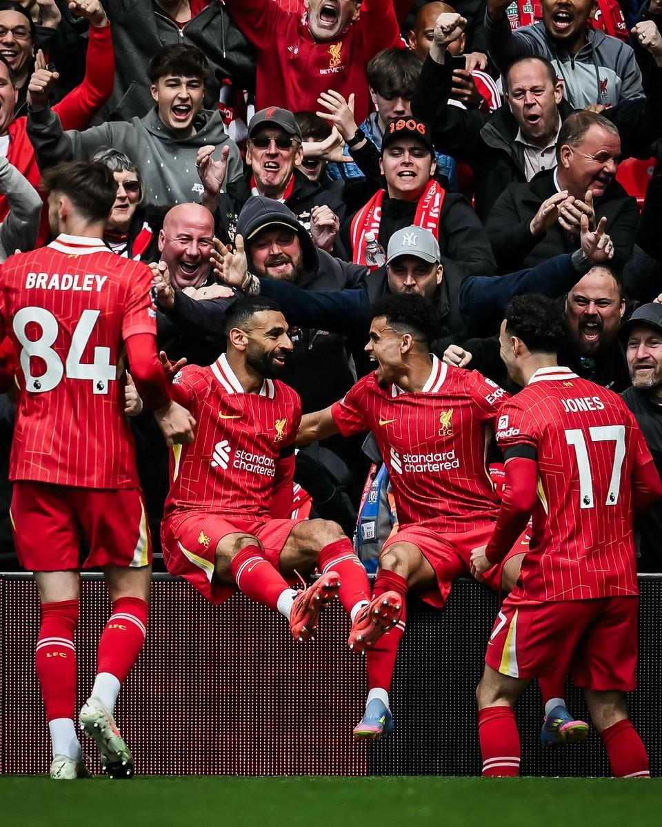 萨拉赫重要时刻比赛局势复杂,曼联带队取胜!-爱游戏官网 第2张 萨拉赫重要时刻比赛局势复杂,曼联带队取胜!-爱游戏官网 第2张